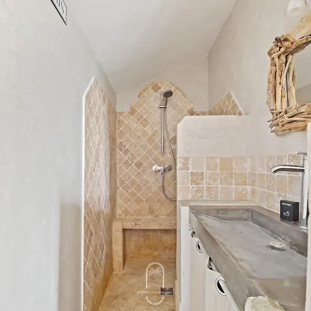De Lila , Vieux Mas En Pierres Avec Piscine イエール